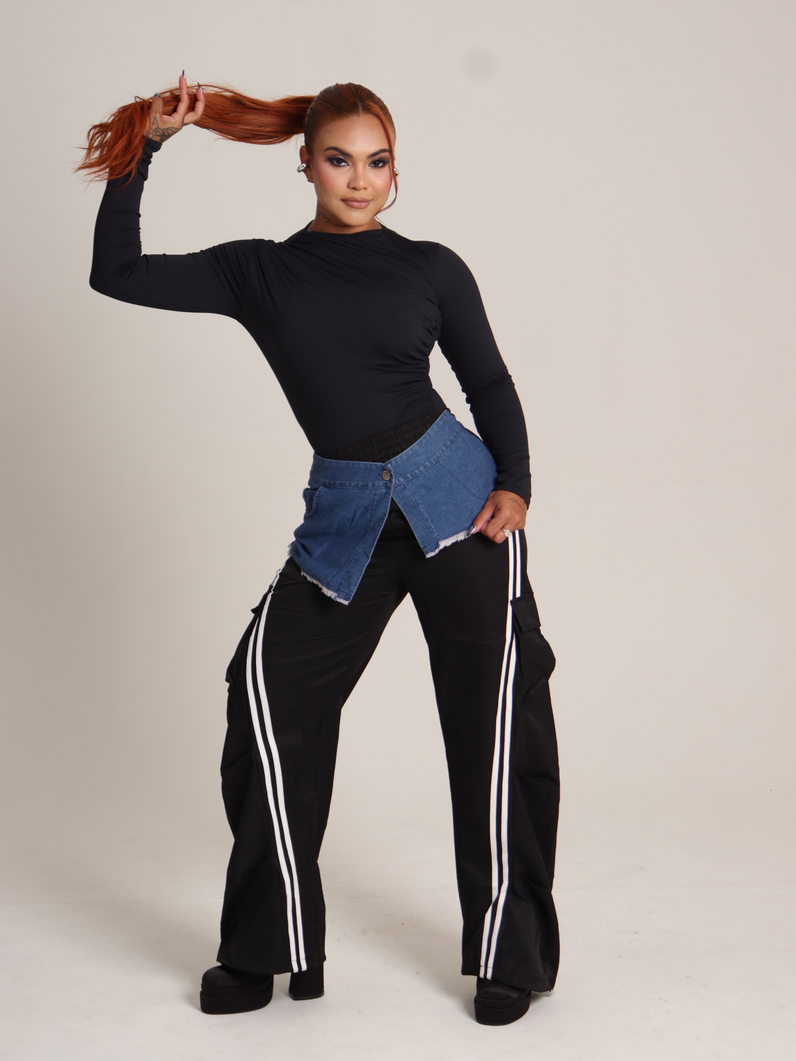 CALÇA MAYA CARGO DETALHE JEANS
